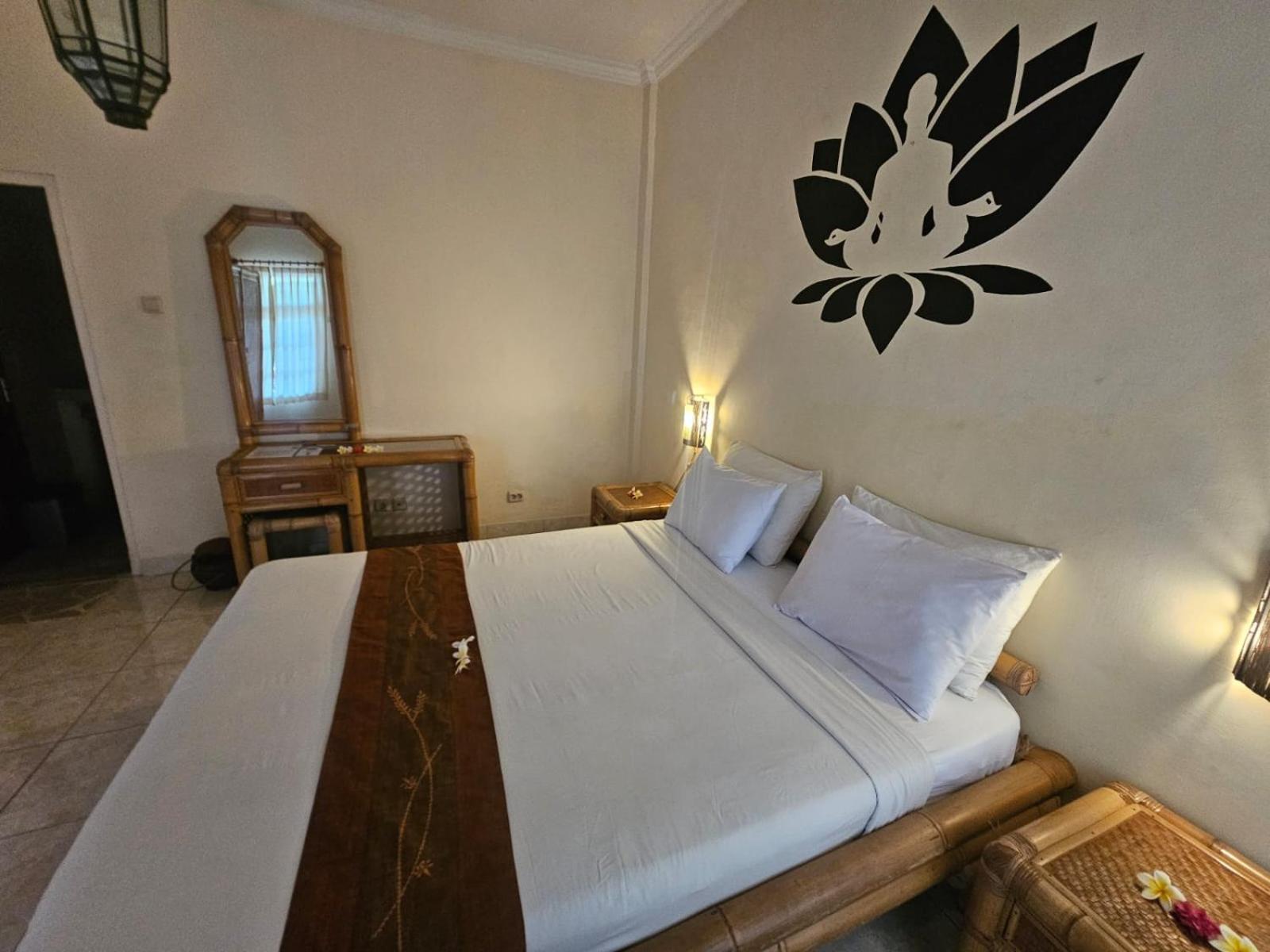 Hotel Chonos Lovina Екстериор снимка