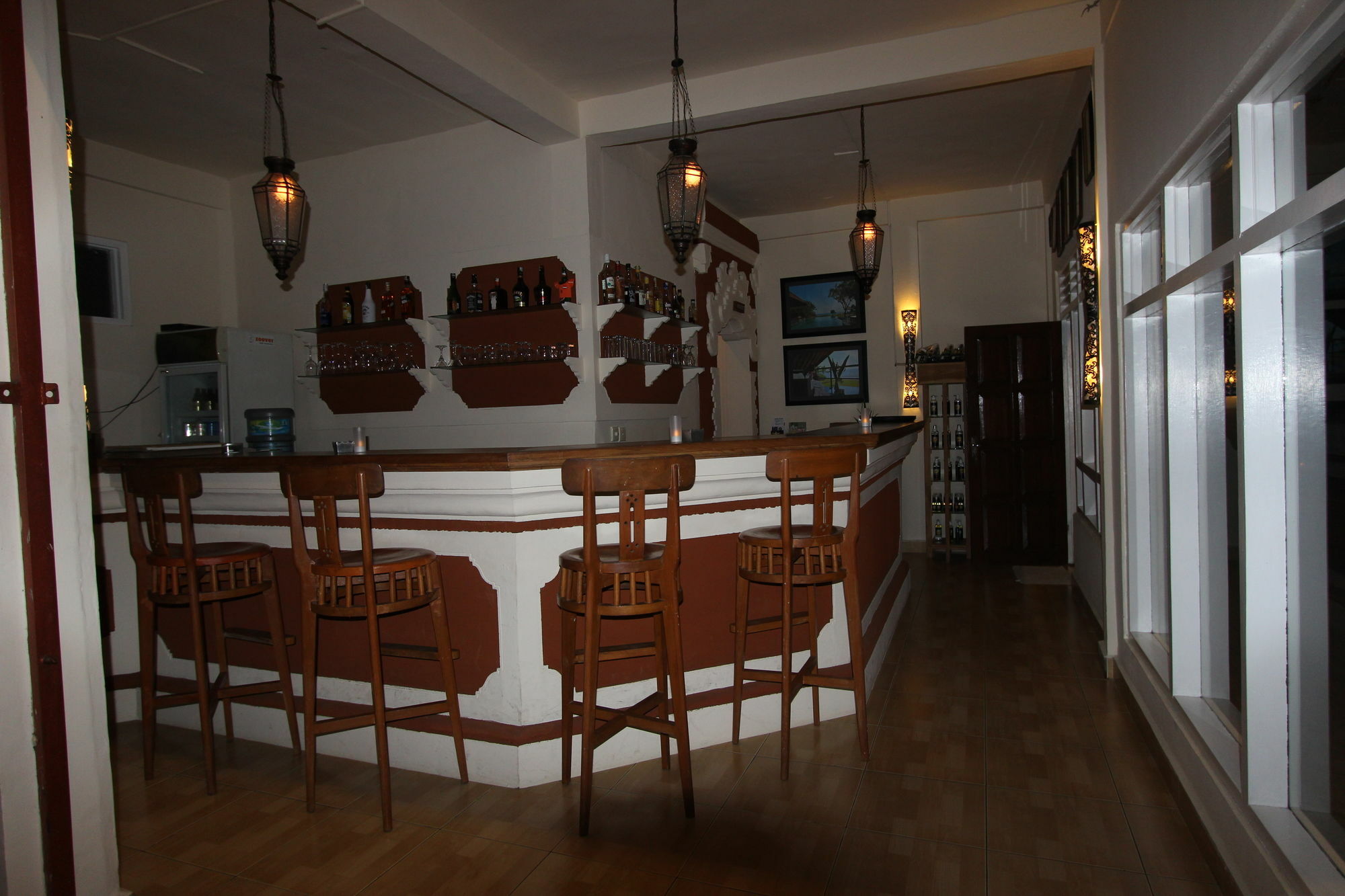 Hotel Chonos Lovina Екстериор снимка