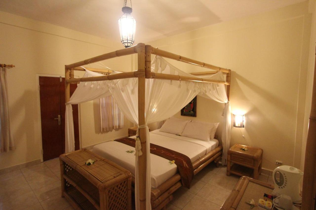 Hotel Chonos Lovina Екстериор снимка