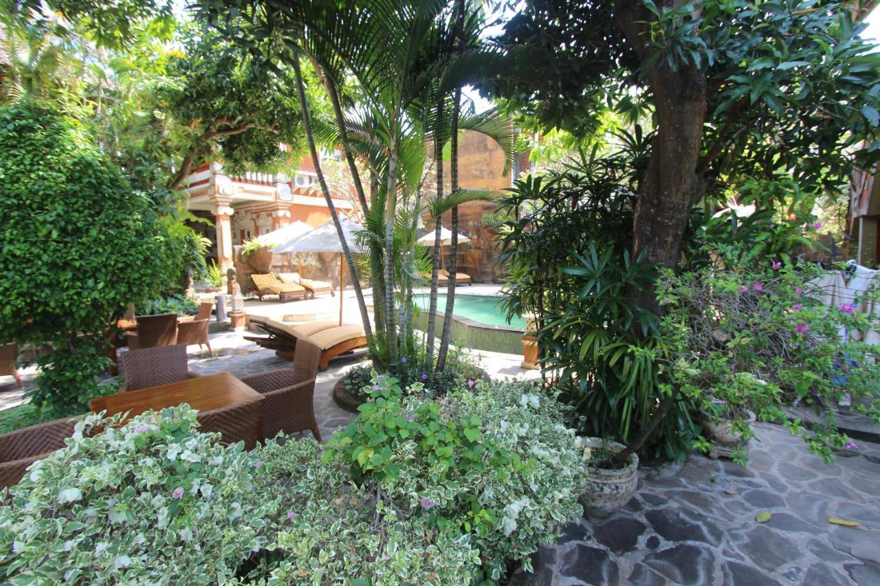 Hotel Chonos Lovina Екстериор снимка