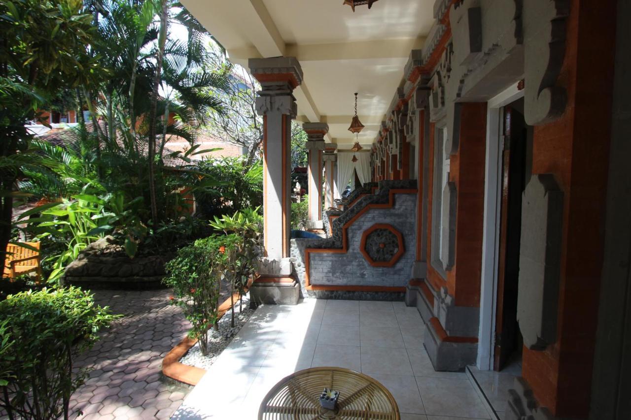Hotel Chonos Lovina Екстериор снимка