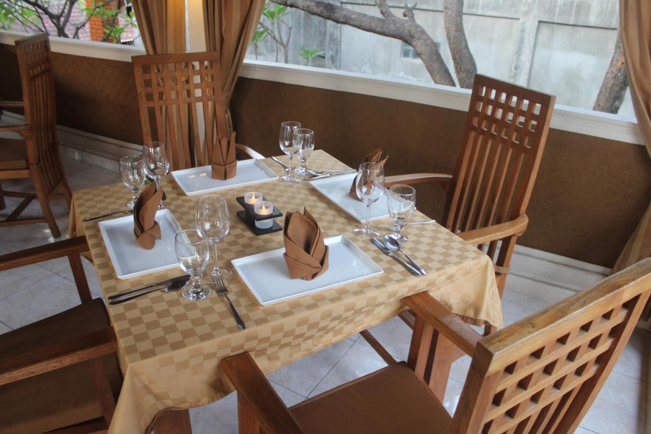 Hotel Chonos Lovina Екстериор снимка