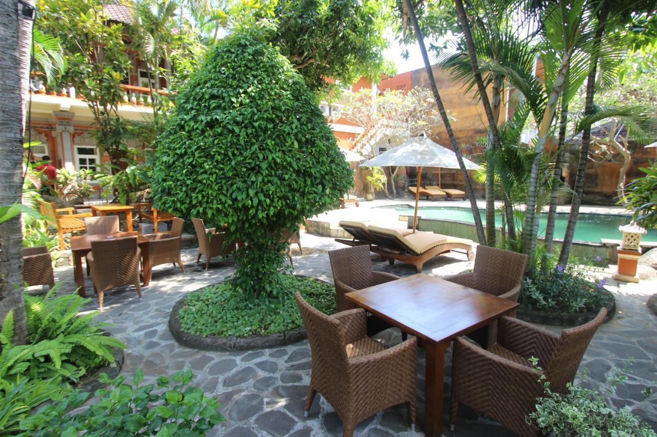 Hotel Chonos Lovina Екстериор снимка